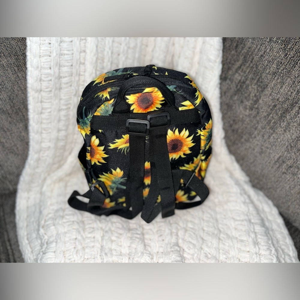 3 mini backpacks - Picture 8 of 11
